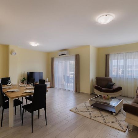 Apartman Maja كومارنا المظهر الخارجي الصورة